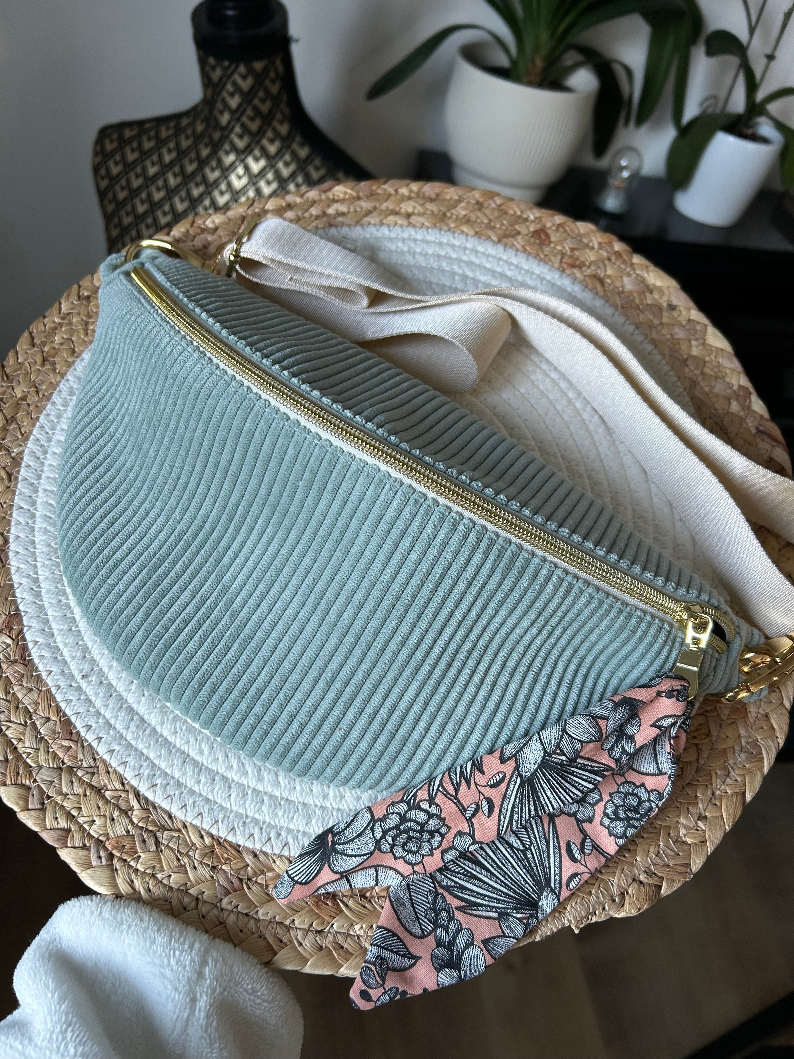 Banane en velours côtelé