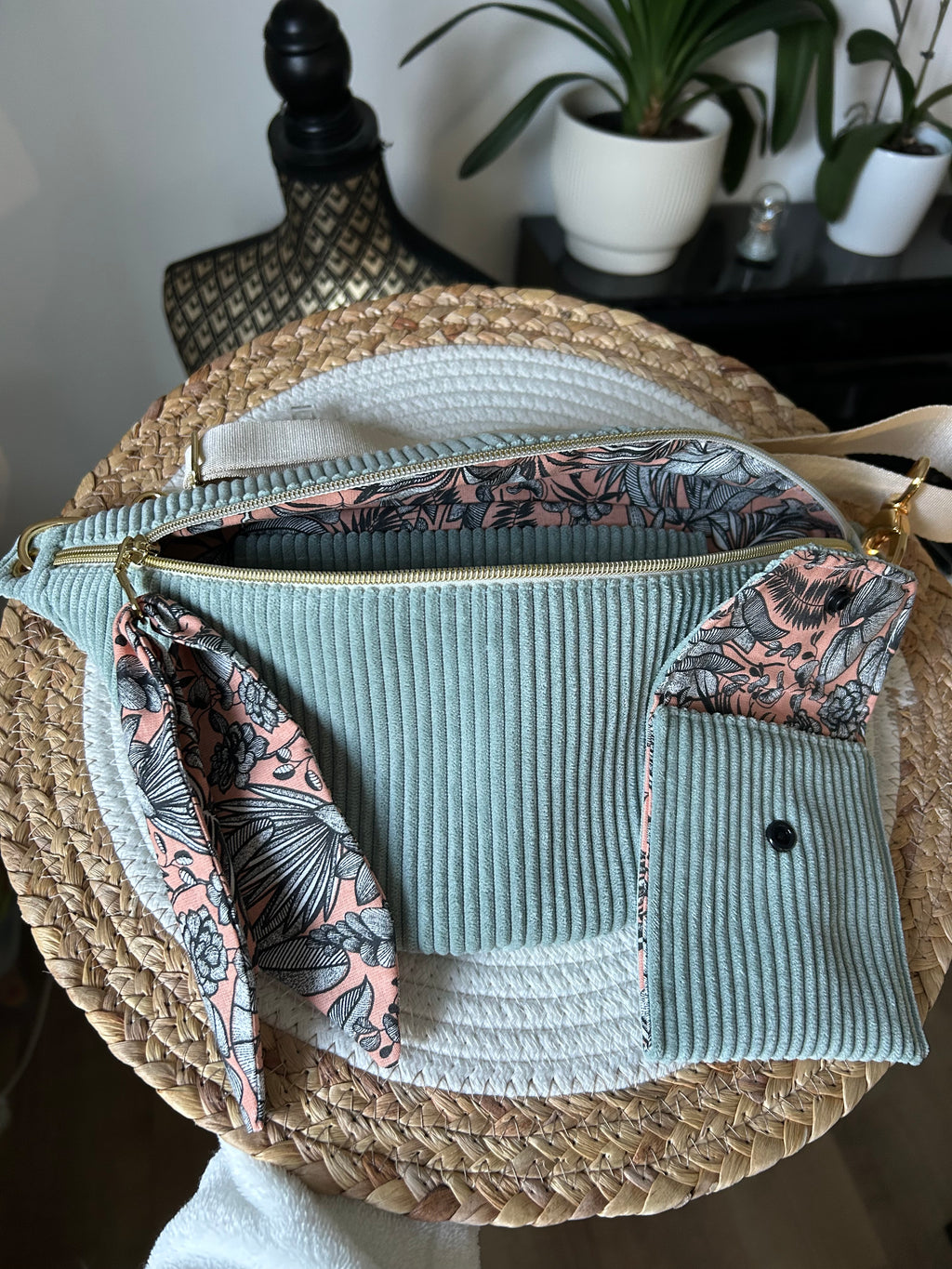 Banane en velours côtelé