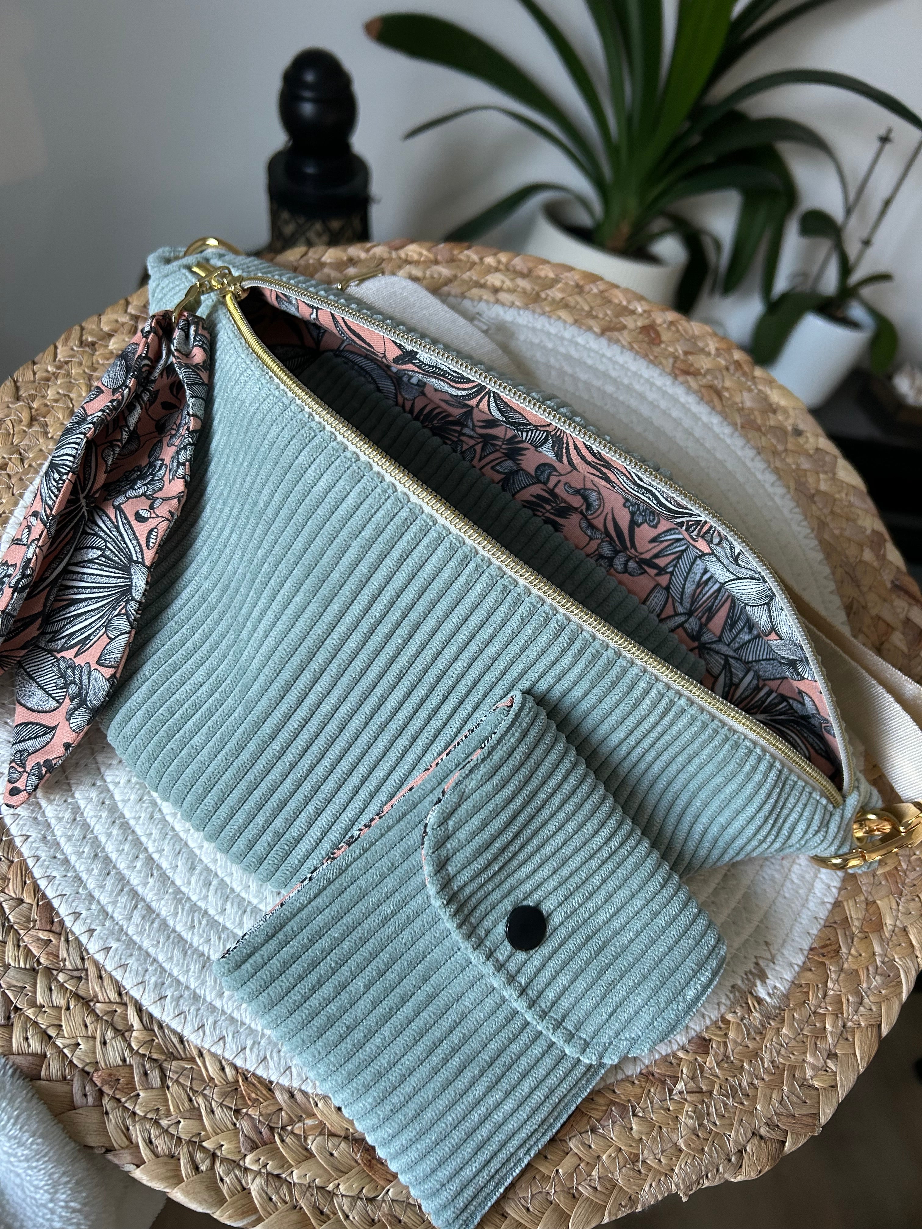 Banane en velours côtelé