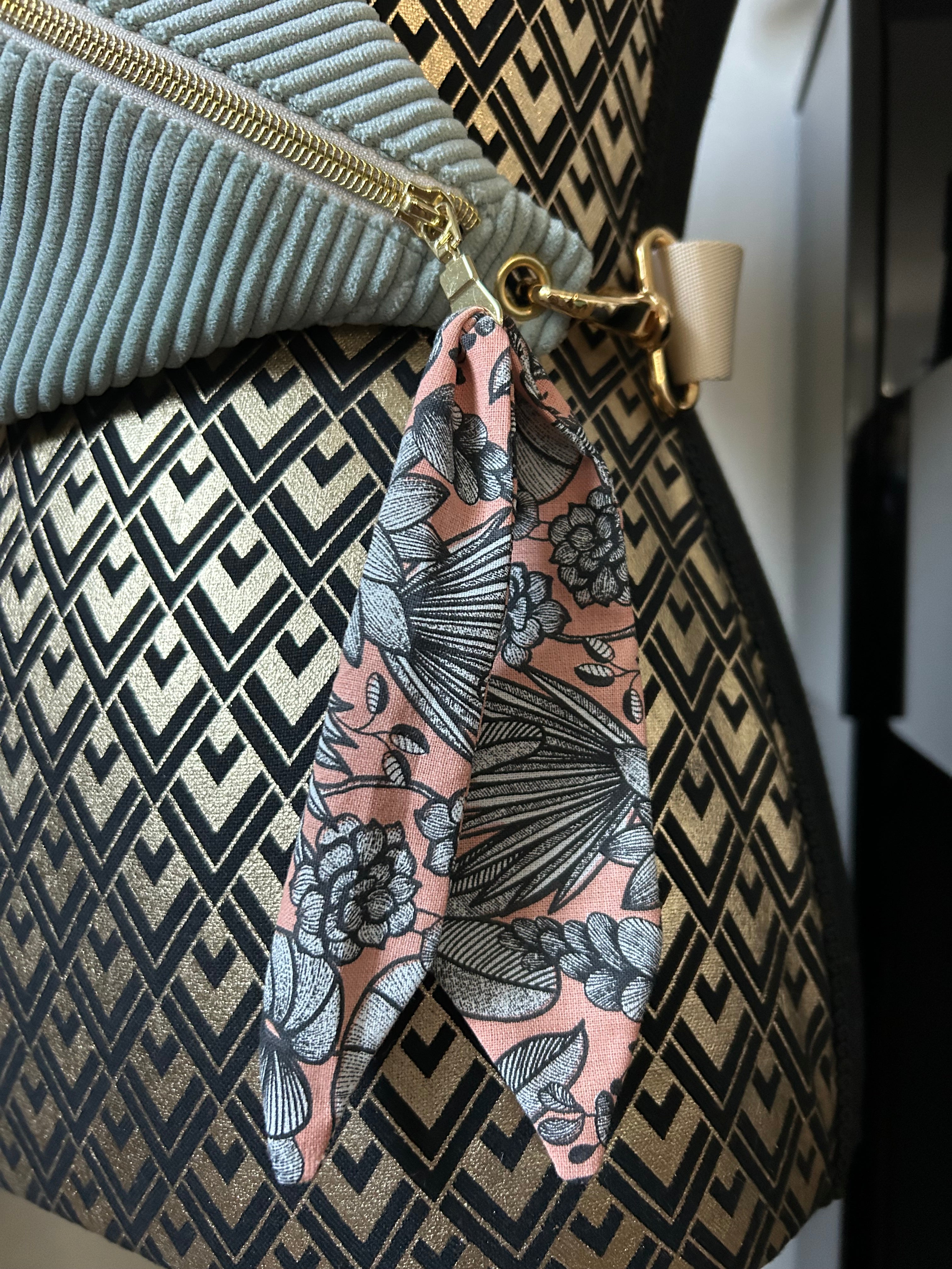 Banane en velours côtelé